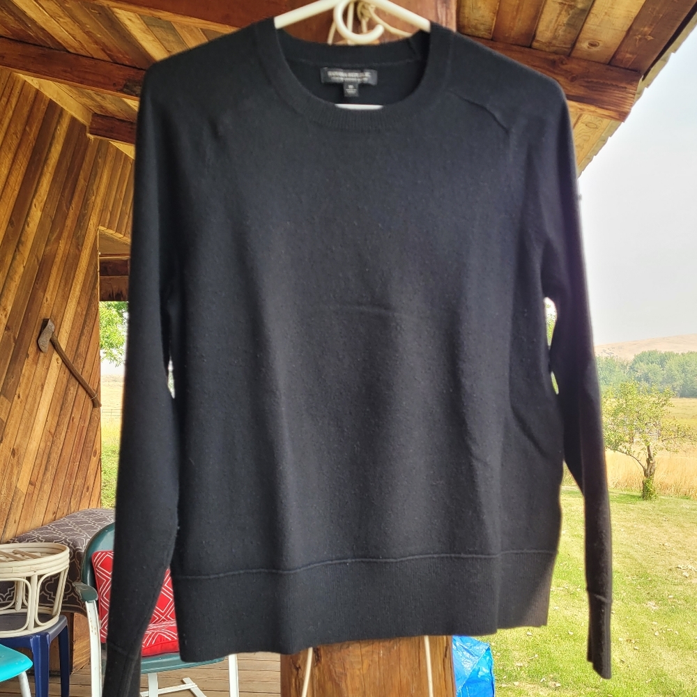 Banana Republic crew neck sweater